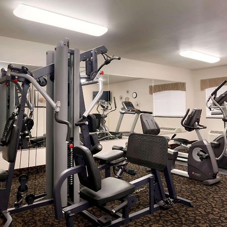 Baymont By Wyndham Glendive Hotel Bagian luar foto