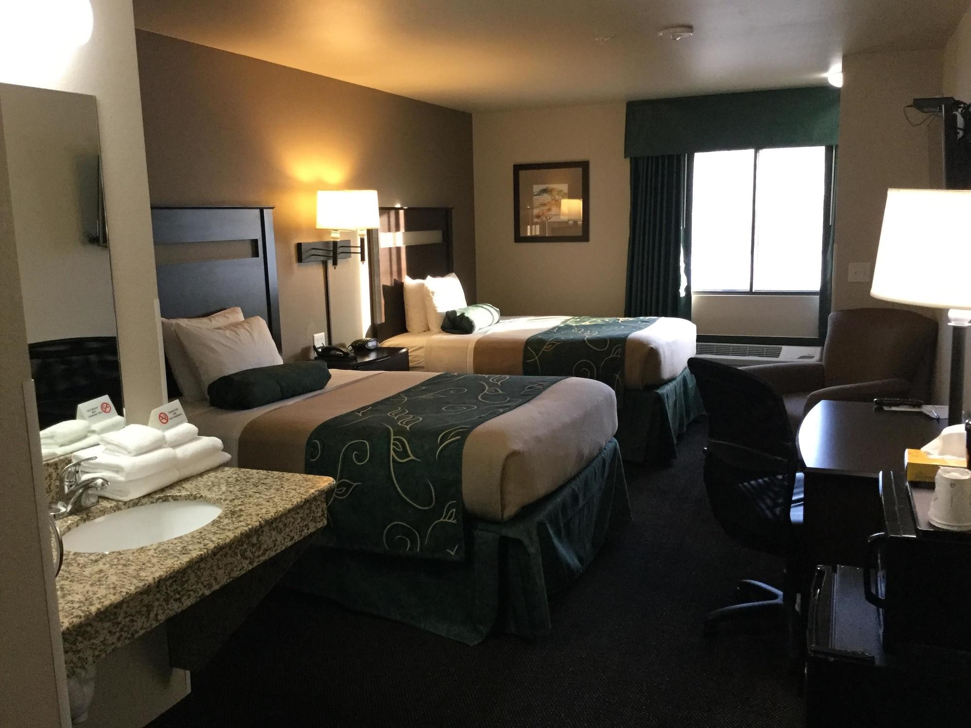 Baymont By Wyndham Glendive Hotel Bagian luar foto
