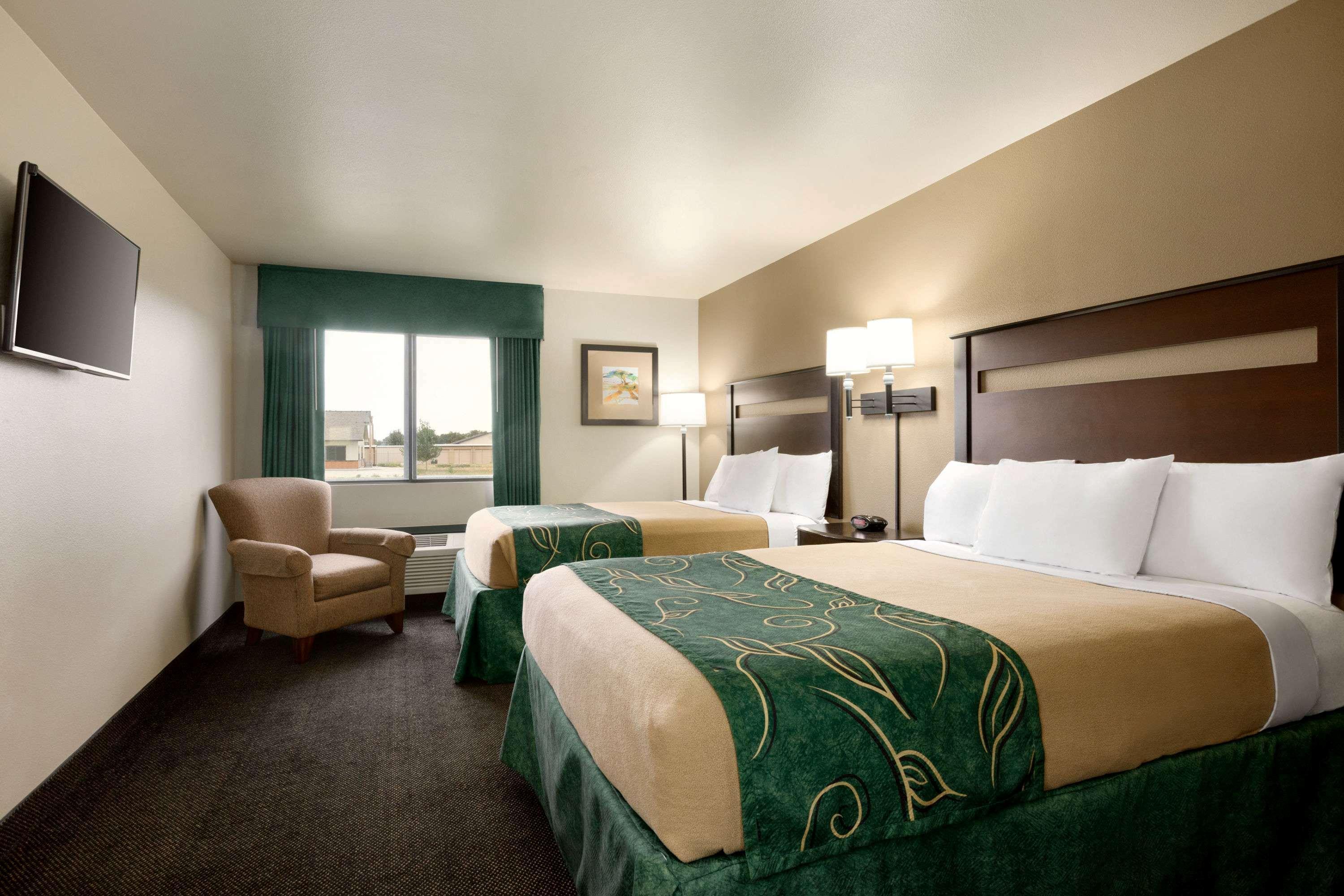 Baymont By Wyndham Glendive Hotel Bagian luar foto
